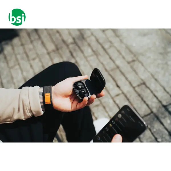 Lakewood RCS recycled wireless earbuds -  10