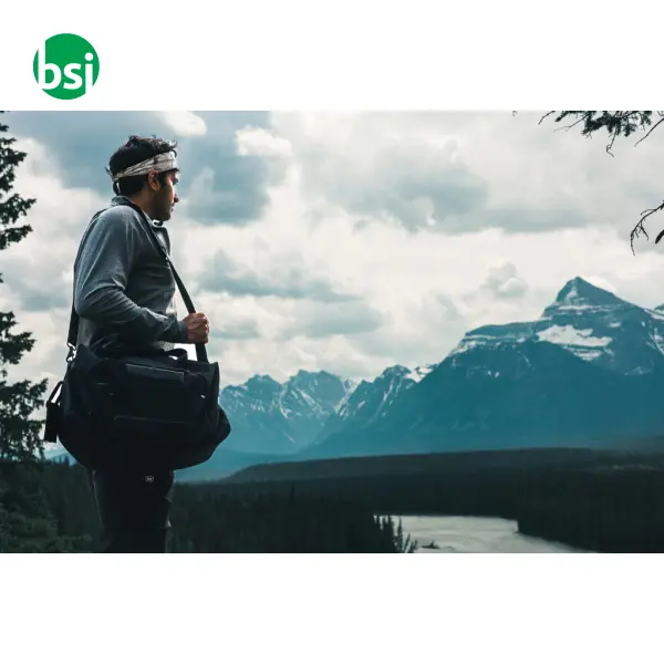 Swiss Peak AWARE RPET Voyager weekend bag -  11